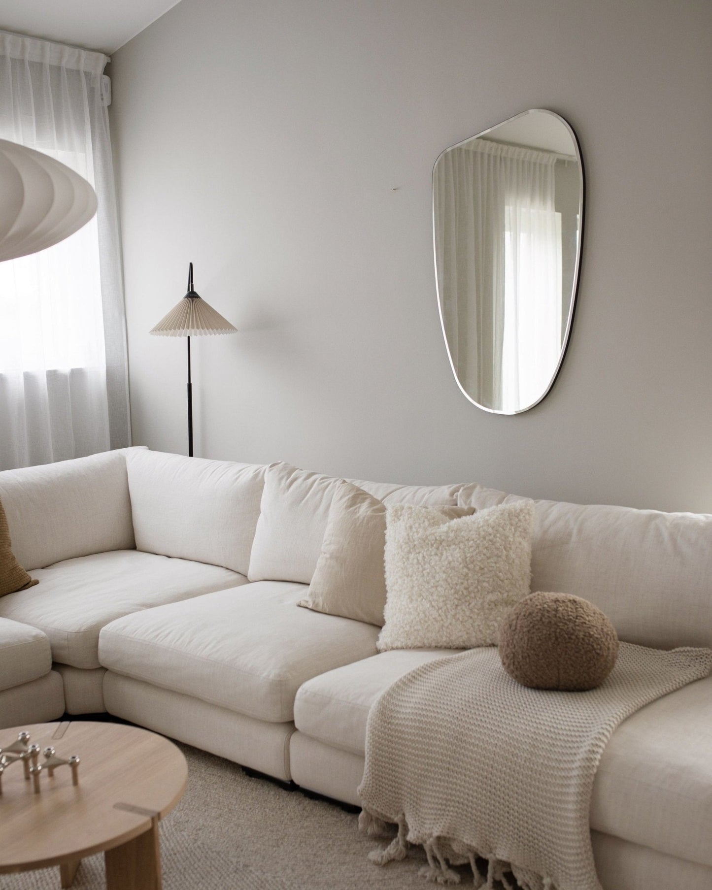 Ample Mirror | 100 x 58 cm